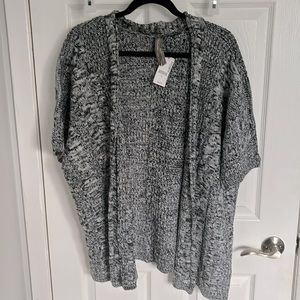 Short sleeve knit cardigan